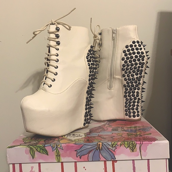 Jeffrey Campbell Damsel SP White Black Size 8 - With Box & Replacement Spikes - Picture 1 of 9